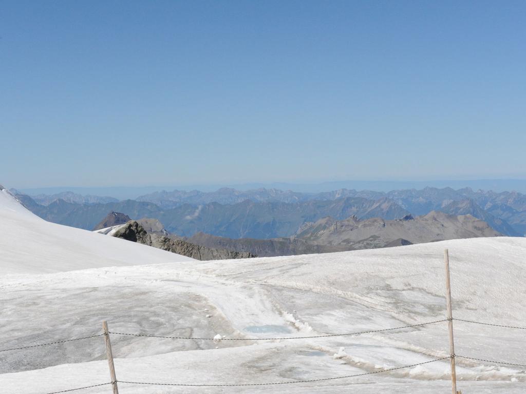 גרינדלוולד Eiger Mountain & Soul Resort מראה חיצוני תמונה